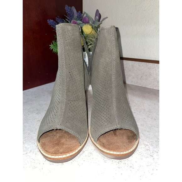 TOMS Majorca Ankle Boot Women's 7.5 Perforated Olive Green Peep Toe Ankle Boots - Picture 3 of 8